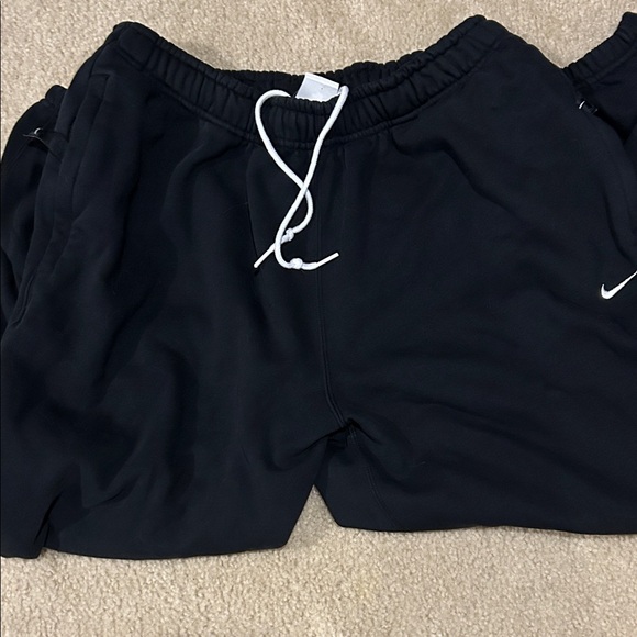 Nike Kids Black Sweatpants with White Accents - Picture 1 of 1